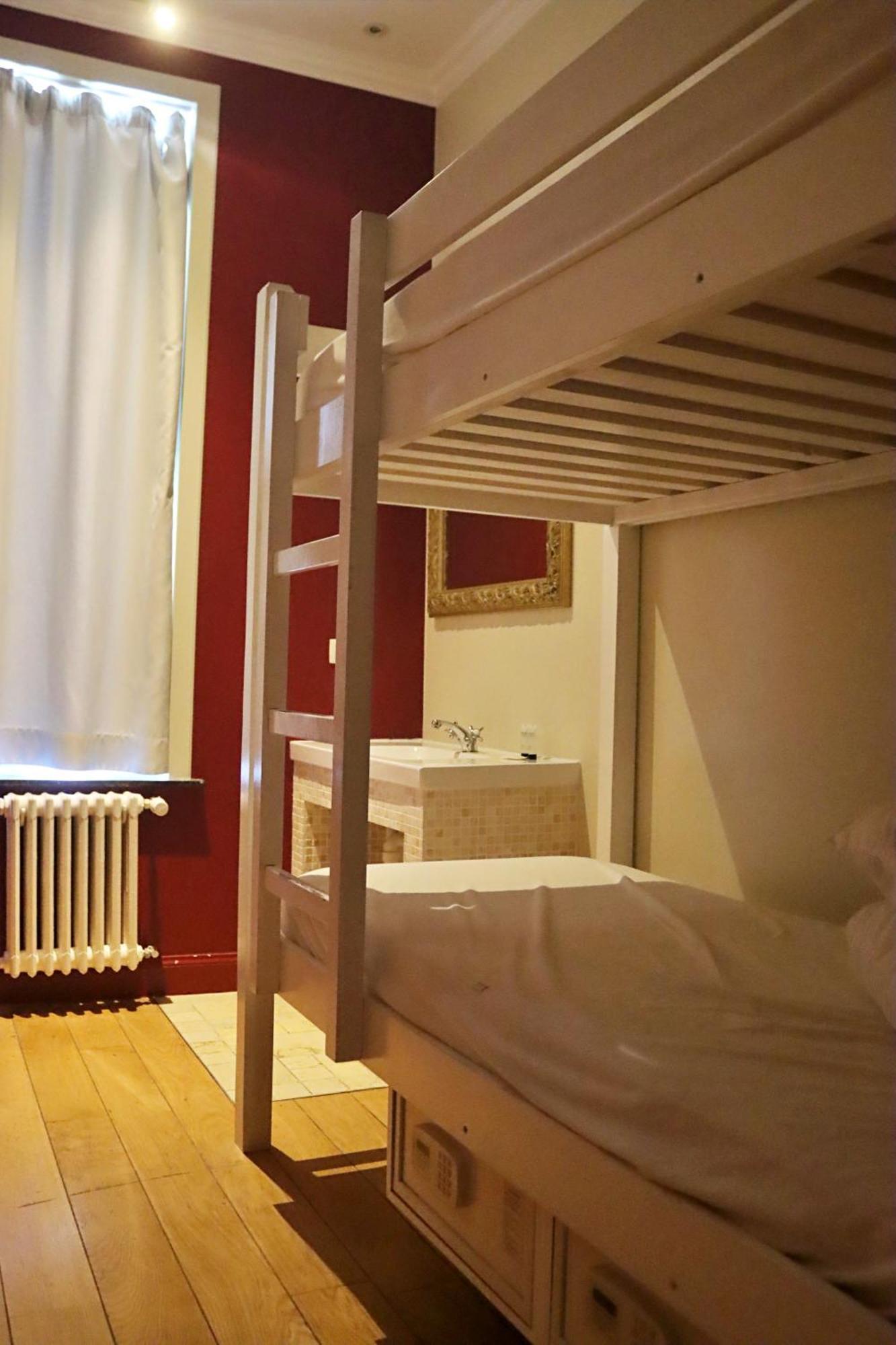 Hostel Lybeer Private Rooms Just For Two! Bruges Esterno foto